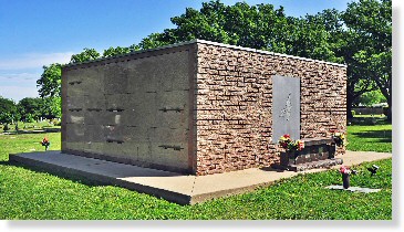 2 Single Urn Niches $3K for both! Hilltop Memorial Park Carrollton, TX Garden of Peace The Cemetery Exchange 21-0127-3