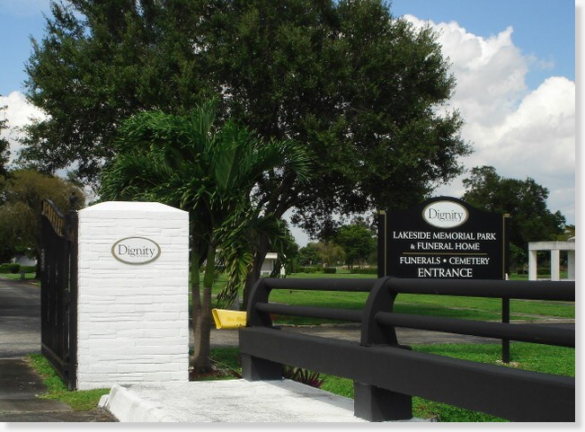 2 Single Grave Spaces $16K! Lakeside Memorial Park Miami, FL Genesis The Cemetery Exchange 21-0205-4