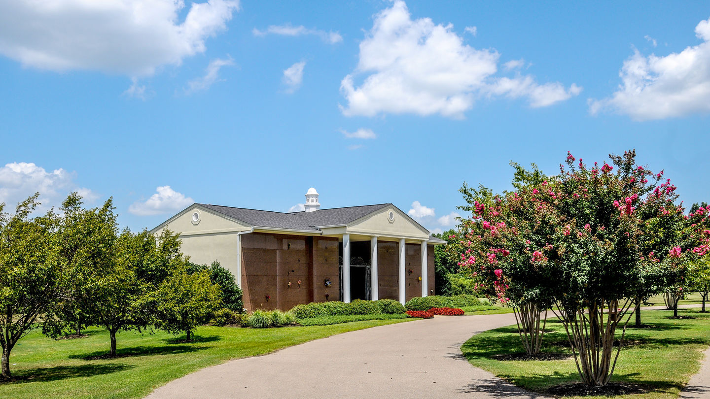 4 Grave Spaces For Sale 1500ea Mausoleum Garden Memphis Memorial