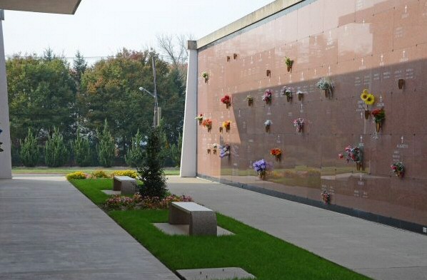 gardenofmemories-mausoleum-exterior-lg-NJ.jpg